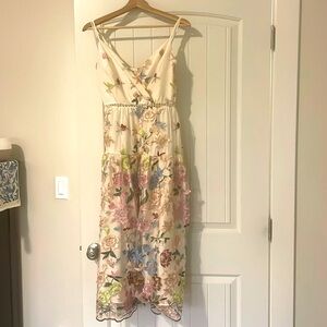 Pretty & elegant floral midi dress!